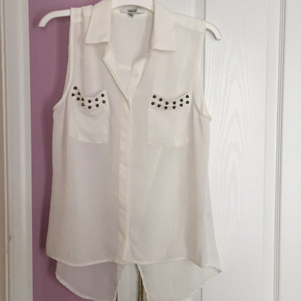 White button down chiffon tank top, w/ high low.